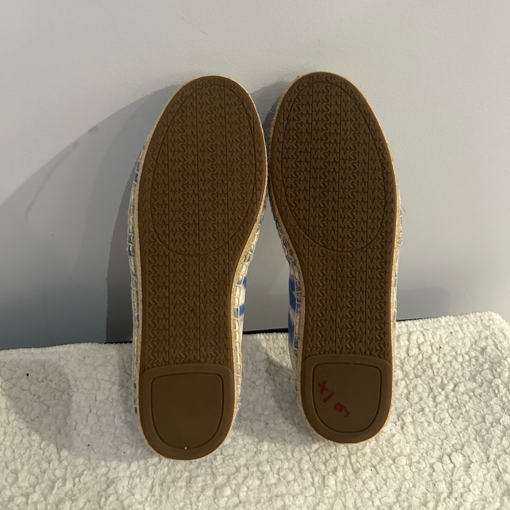 Michael Kors Women's Sz 5 Kendrick Espadrille Slip On Flats Blue White Tie Dye - Picture 12 of 14